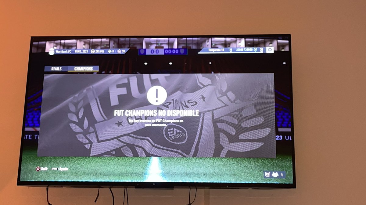 Mastdark's tweet photo. Aquí que todo lo saben, les tengo una consulta para los que juegan Ultimate Team.

Estoy clasificado desde hace rato para jugar la Fut Champions, pero siempre me sale este mensaje. Siendo el día que sea, sabiendo que los partidos de FUT Champions son los fines de semana. https://t.co/xh7cSWi3rE