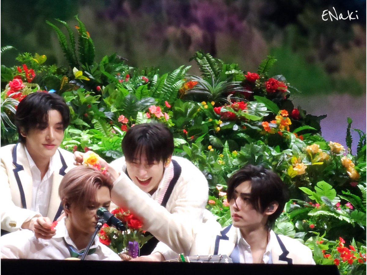 ENaki2020's tweet photo. 240128

💐🐈‍⬛

#제이크 #JAKE #ジェイク 
#ソヌ #선우 #SUNOO
#JAY #제이  
 #엔하이픈 #성훈 #ENHYPEN #SUNGHOON https://t.co/cRMGTmpii7