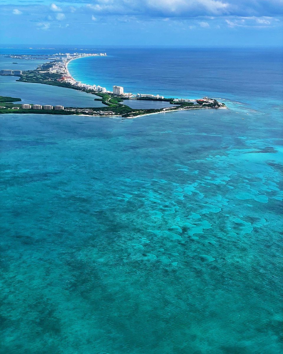 David_Kern's tweet photo. Cancun water is beautiful! Wish I could’ve spent some time at the beach… gotta rescue these 737MAX9 jets and get them inspected, then back in service! #FlyFriendly https://t.co/lAjrYDgMgx