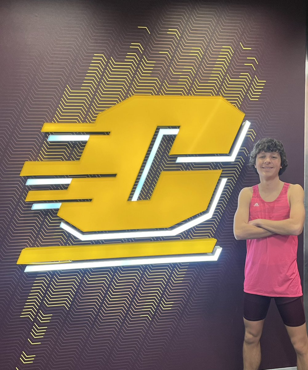 AFloros7's tweet image. I’m beyond blessed to announce that I’ll be committing to Central Michigan University to continue my academic and cross country careers! A huge thanks to God, my friends, my family, and my coaches who made this possible! #FireUpChips🔥🔥