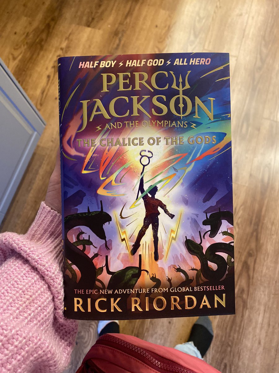 crossingsamm's tweet photo. happy #PercyJacksonAndTheOlympians finale day ⚡️ #bookera https://t.co/vqhavV7RIc