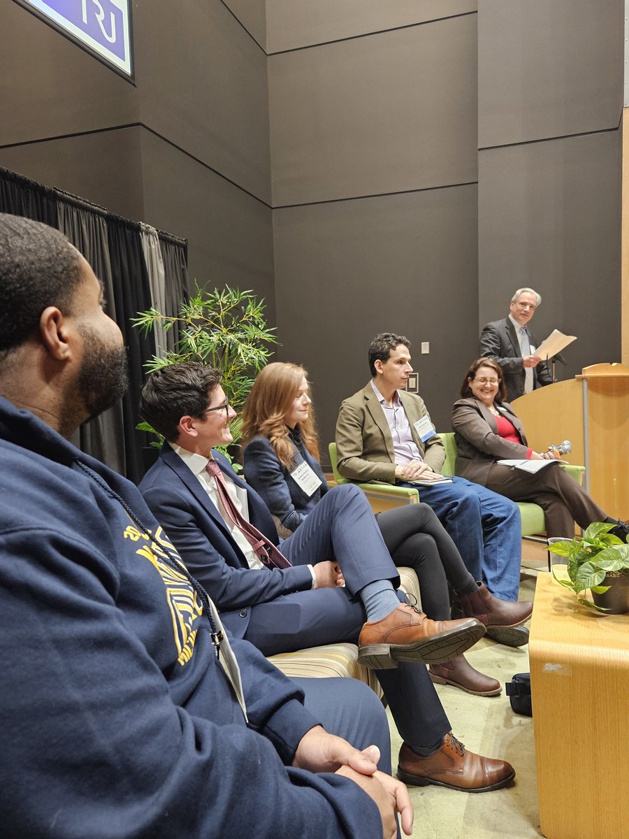 JeffMIrwin's tweet photo. It was an honor to participate in this legislative panel on transit in Michigan.
We need a real, rapid transit system in the Detroit Metro area.
Support the great eork of @DetroitTransit. https://t.co/5TKDToVKjl