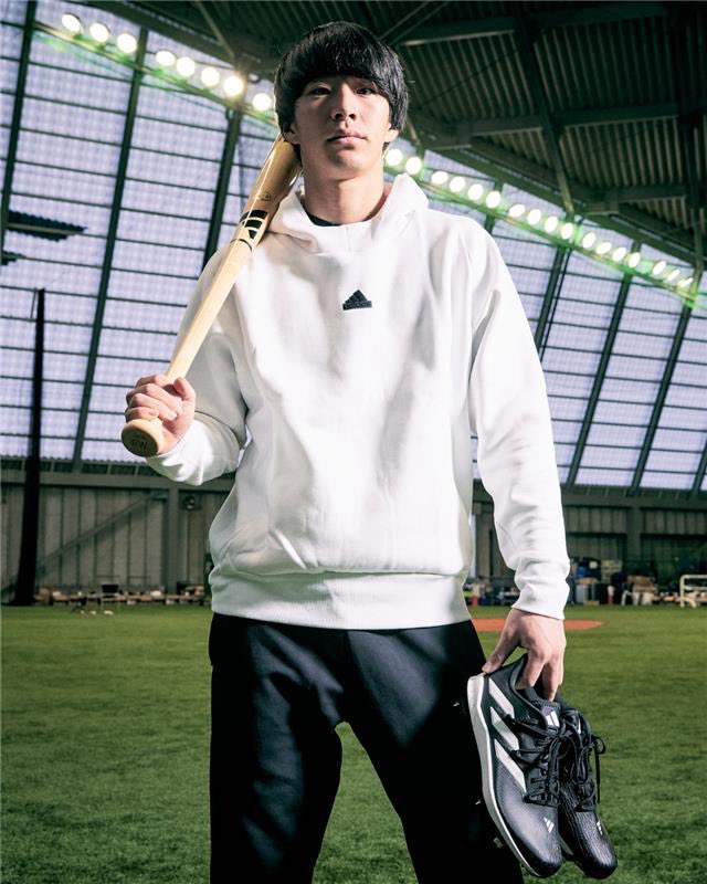 adidasJP's tweet photo. /// アディダスファミリーへようこそ /// 

2023年ドラフト1位を飾った #度会隆輝 

今後の活躍から目を離せない期待の新星。 #adidasBaseball https://t.co/ew6BUDzP1P