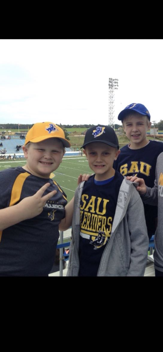 Blessed by God to be given the opportunity to keep playing the game I love !! #COMMITTED 🔵🟡 

<a href="/CoachBradSmiley/">Brad Smiley</a> <a href="/CoachPond53/">Coach Pond</a> 

<a href="/SClancy75/">Shane Clancy</a> <a href="/CoachJones08/">Julian Jones</a> <a href="/Coach_SandersQ/">Quad Sanders</a> <a href="/adam_pender/">Adam Pendergrass</a>