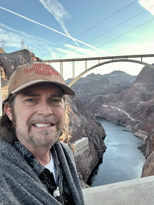 It&rsquo;s me atop ye olde Hoover Dam 😎 https://t.co/8wU7Tyux6M<a href="/tag/link"class="tags"><span>#link</span></a><a href="/tag/mentalhealthawareness"class="tags"><span>#mentalhealthawareness</span></a>