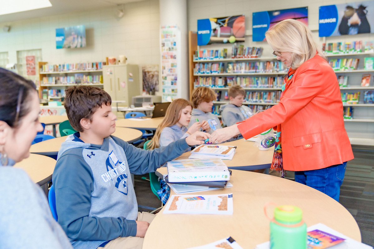 stephensread's tweet photo. What an amazing day with author Jo Hackl at CCES Middle School! She will work with a class of 6th graders on creative writing tools for the next 4 weeks.@JoHackl https://t.co/U6zSSrcytR