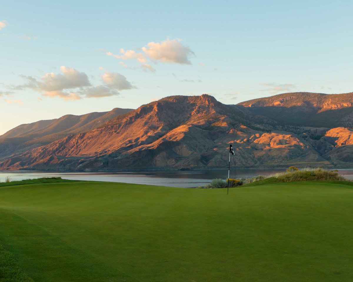 Who's ready for golden hour golf at Tobiano? 

It's one of the best times of the day to be on the course, as the sun sets, illuminating the mountains in the distance. 

Spring golf, we're counting down the days until we meet! 

#kamloops #kamloopsbc #tobianobc #tobianogolf
