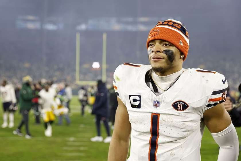 AdamPockrass's tweet photo. @UGLMadden Draft News! Justin Fields has been traded to the New York Jets. The Bears are now going to be looking for their future of the franchise in this draft. It is predicted to be Alabama's Jalen Milroe https://t.co/6bIVEtJhZE