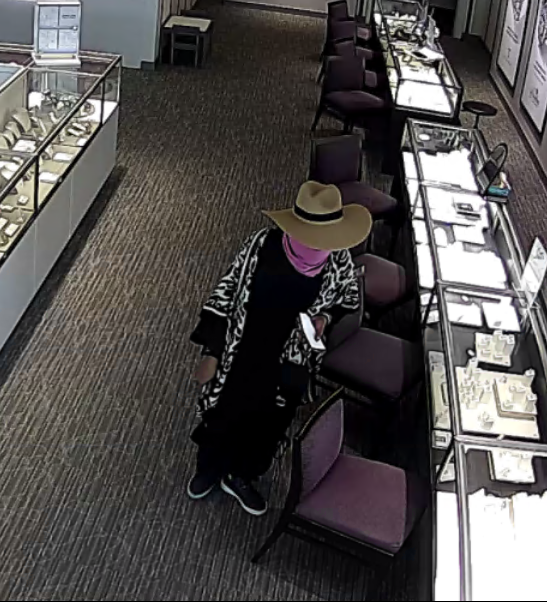 BradentonPD's tweet photo. 💎 HELP SOLVE A CRIME! The woman in these photos spent several minutes browsing Kay's Jewelers on Manatee Ave. W. before asking to try on a $8,000 wedding set. She placed the rings on her hand and then said I do (want to steal them). (1/3) https://t.co/w8acGbCHt6 https://t.co/f3j4ay8zPm