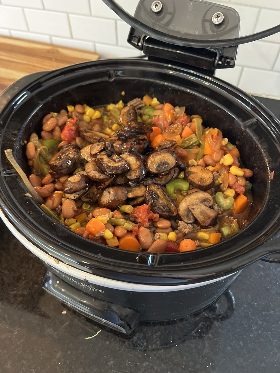 cuddlight's tweet image. Hamburger stew @dwinger2003 @reidwinger @lawwinger @tyler_lane21 @GreenTractorman