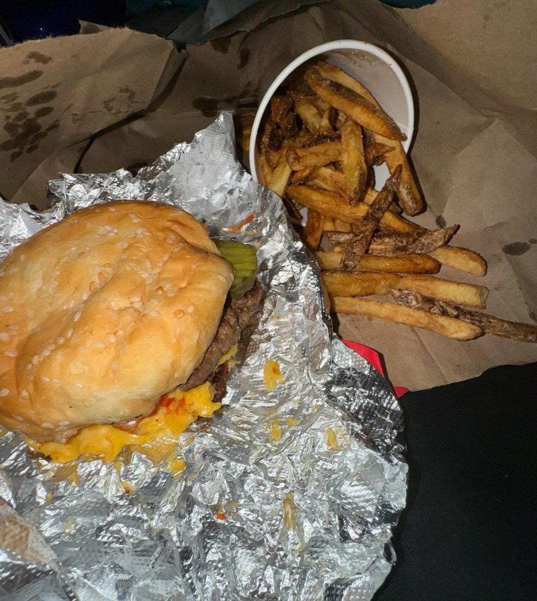 alx's tweet photo. Imagine Eating This Good

Doing a $50 @FiveGuys Giveaway. Repost, Follow &amp; reply with your CashApp to enter.

Picking winner at 8pm ET Tomorrow! https://t.co/lesk32EiBx