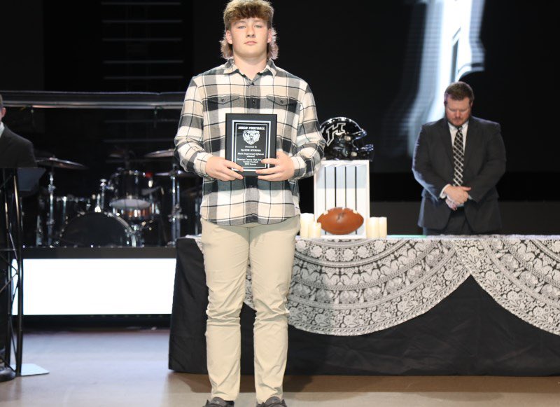 Gavin Kurpis (@gavin_kurpis) on Twitter photo I would to thank all my coaches and teammates who helped me improve along this past season as I won most improved offensive player! <a href="/BearDownHOCO/">HOCO FOOTBALL</a> <a href="/CoachEdwards10/">Jeremy Edwards</a> <a href="/chastain_kelly/">Kelly Chastain</a> <a href="/thedjax73/">Daniel Jackson</a> <a href="/NicksWil/">Wil Nicks</a> <a href="/Coach_Lee4123/">Michael Lee</a> <a href="/CoachMont14/">Brett Montgomery</a> I would to thank all my coaches and teammates who helped me improve along this past season as I won most improved offensive player! <a href="/BearDownHOCO/">HOCO FOOTBALL</a> <a href="/CoachEdwards10/">Jeremy Edwards</a> <a href="/chastain_kelly/">Kelly Chastain</a> <a href="/thedjax73/">Daniel Jackson</a> <a href="/NicksWil/">Wil Nicks</a> <a href="/Coach_Lee4123/">Michael Lee</a> <a href="/CoachMont14/">Brett Montgomery</a>