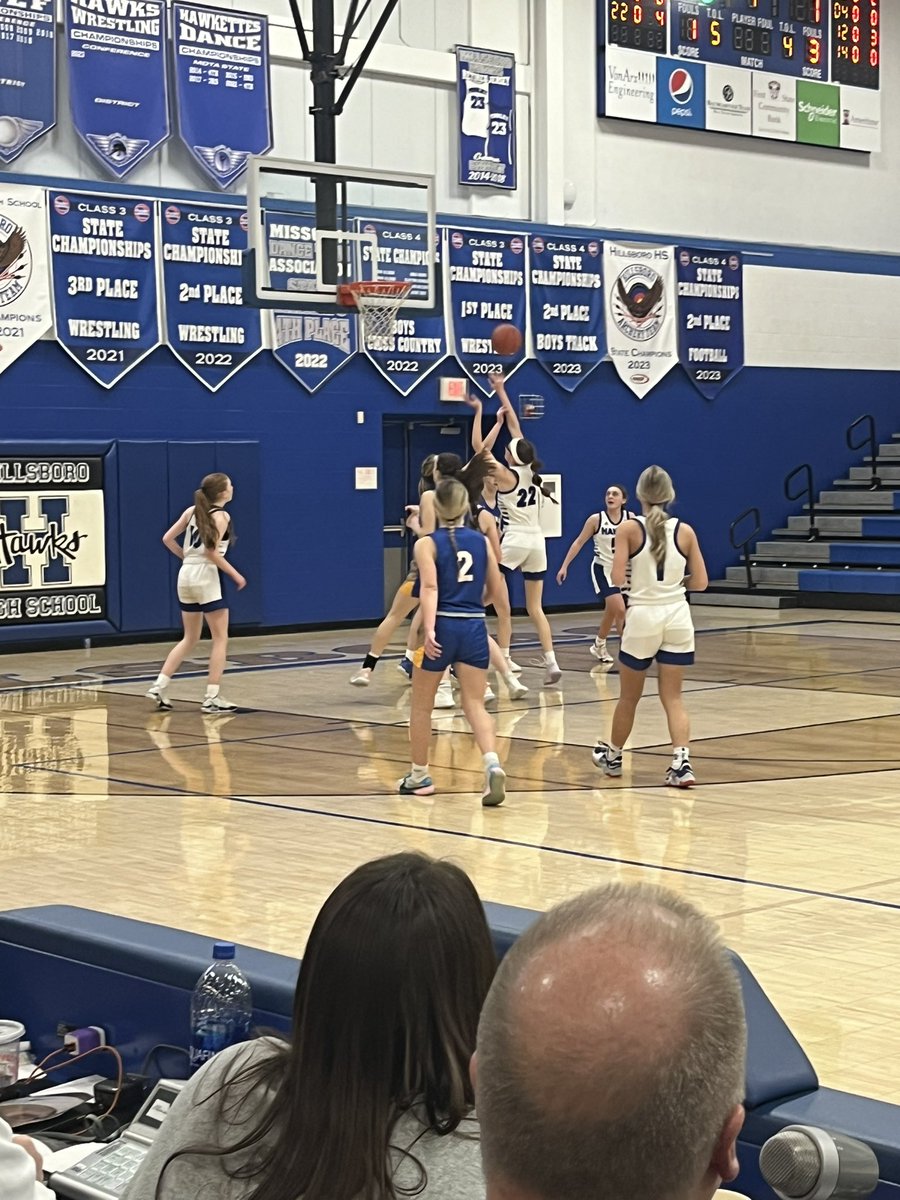 <a href="/K_Hilton22/">Kaylee Hilton</a> just scored her 1,000th point. Congratulations Kaylee!!! Many more to come.
<a href="/hillsborogirls/">HillsboroGirls_BBall</a> <a href="/stltoday/">St. Louis Post-Dispatch</a> @KJFFSPORTS <a href="/MyMoInfoSports/">KTJJ/KREI Sports</a>