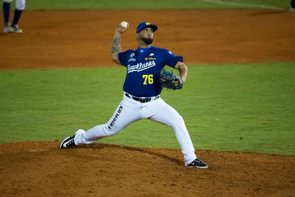 Tiburonesbbc_'s tweet photo. La Junta Directiva, Gerencia General y Gerencia Deportiva de Tiburones anuncia que los refuerzos que nos acompañarán a la Serie del Caribe son:

Anthony Vizcaya (LD)
Silvino Bracho (LD)
Jorgan Cavanerio (LD)
Jhoulys Chacin (LD)

Sigue 🧵 https://t.co/MSlokV8xcR
