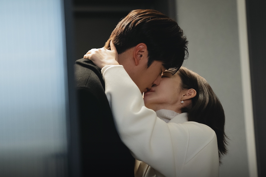 soompi's tweet photo. “#MarryMyHusband” Ratings Break Into Double Digits For New All-Time High
https://t.co/asMGzYpDyi https://t.co/5t7m5pKB9F