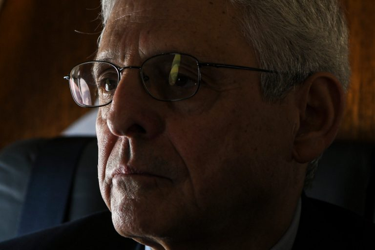 ProudUnaffiliat's tweet image. 🚨Merrick Garland Arrested!🚨

This is wonderful. All of this article, every bit, just makes me joyful! 😀😎 #MAGA #MerrickGarland #MerrickGarlandWillHang 

💥realrawnews.com/2024/01/merric…