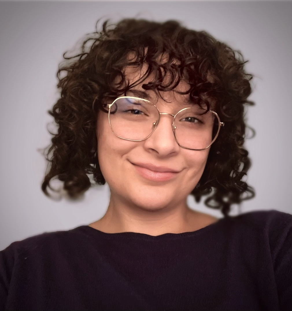 the_cabinet's tweet photo. Meet the staff! 
Hello! My name is Hannah! I’m a senior in writing and philosophy. I’m originally from central Jersey. One of my favorite verses is 2 Corinthians 12:9-10! https://t.co/gERnOkSIcU
