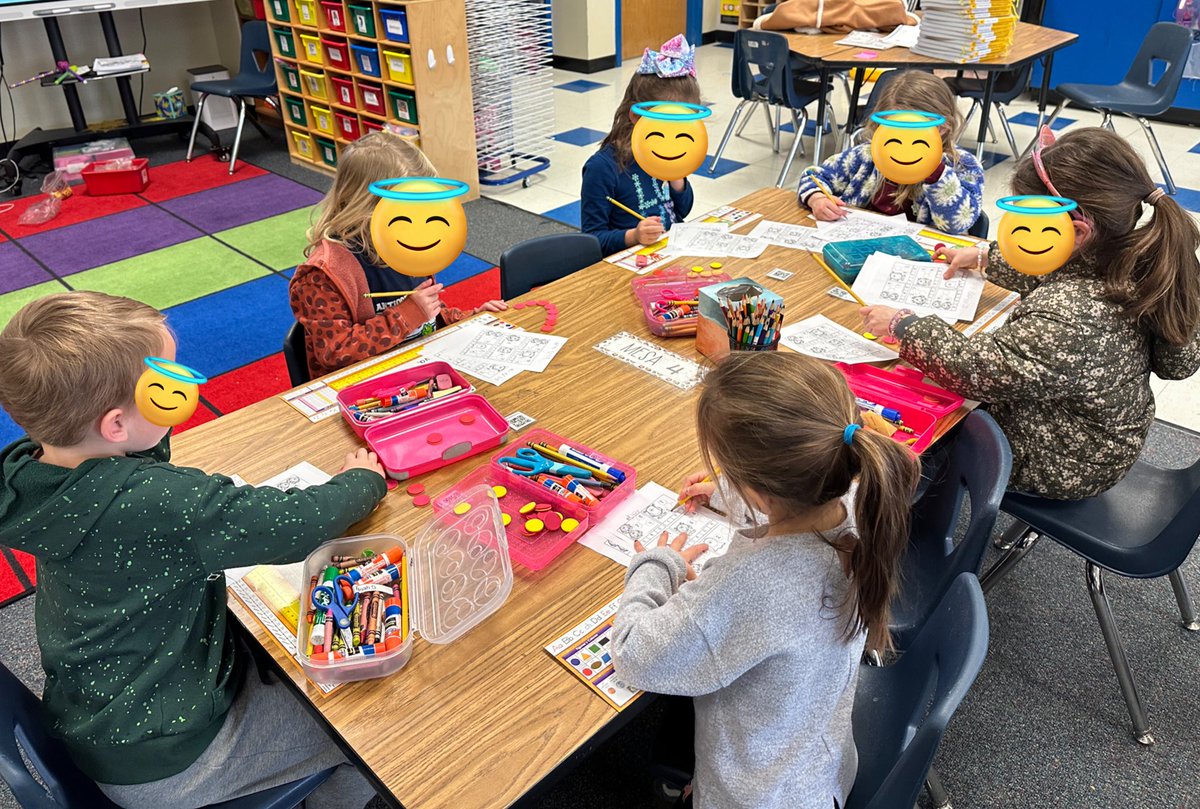 sophieminieri's tweet photo. So much focus in this classroom today learning about number bonds! They were quietly working for over 30 minutes (which in Kindergarten is a miracle 😂!) #math #MsMinierisClass @AntiochESNC @UCPSNC @IreneZamoraSoto @MrsOrtizJ9 https://t.co/aNyxEUueZS