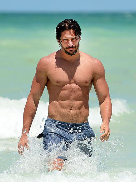 LycanRapz's tweet photo. Someone gonna join him for a swim this #wetwednesday https://t.co/76wegkGtMs