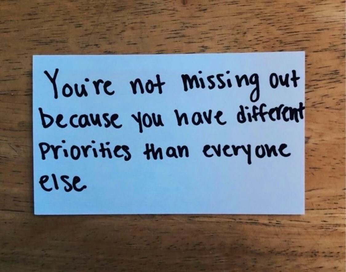 introvert tweet media