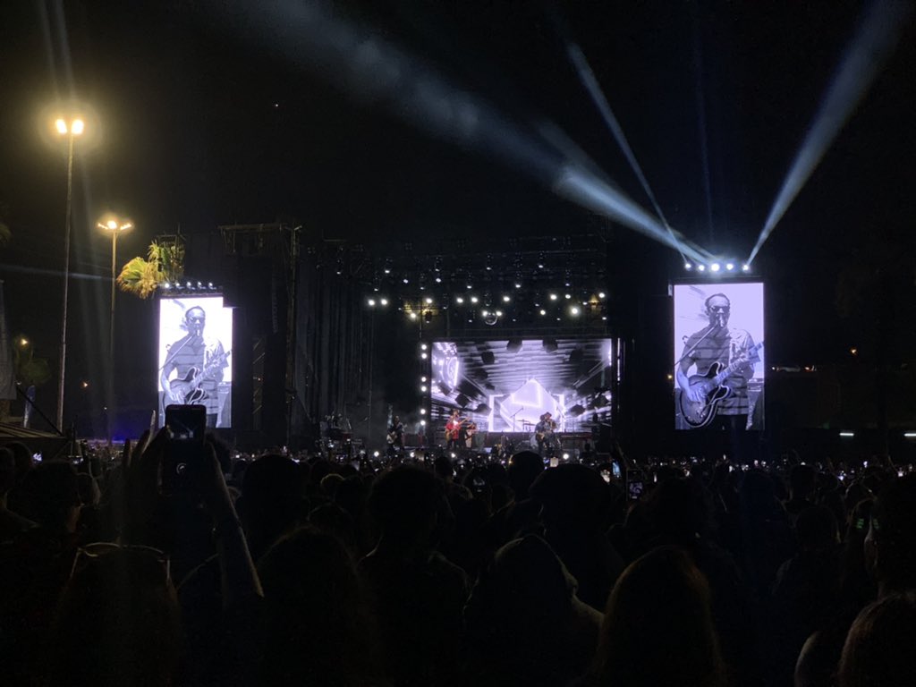 Gerardo_Arica's tweet photo. Playa Chinchorro llena total! Los Bunkers en los conciertos de verano de #Arica, organizado por la Municipalidad de Arica. https://t.co/ONNQOfBnfc