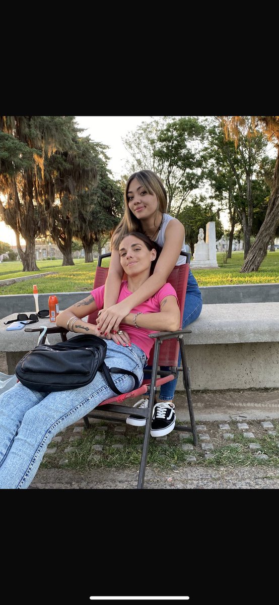 Orgullosa de vos! Gracias por siempre estar,sos mi ejemplo a seguir mamá,te amo para toda mi vida ida y vuelta!💘