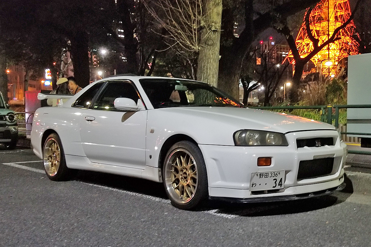 omoshirorent's tweet photo. 34GT-R　盗まれました。1/31（水）深夜0：40～朝8：30野田市堤根Ｒ9ホテル内駐車場ＢＢＳのホイールにエンドレス青色キャリパー。この写真はお客様が昨夜撮影しています。どんな情報でも構いません。宜しくお願いいたします。＃車両盗難 ＃拡散希望 https://t.co/qqulCNpvh9