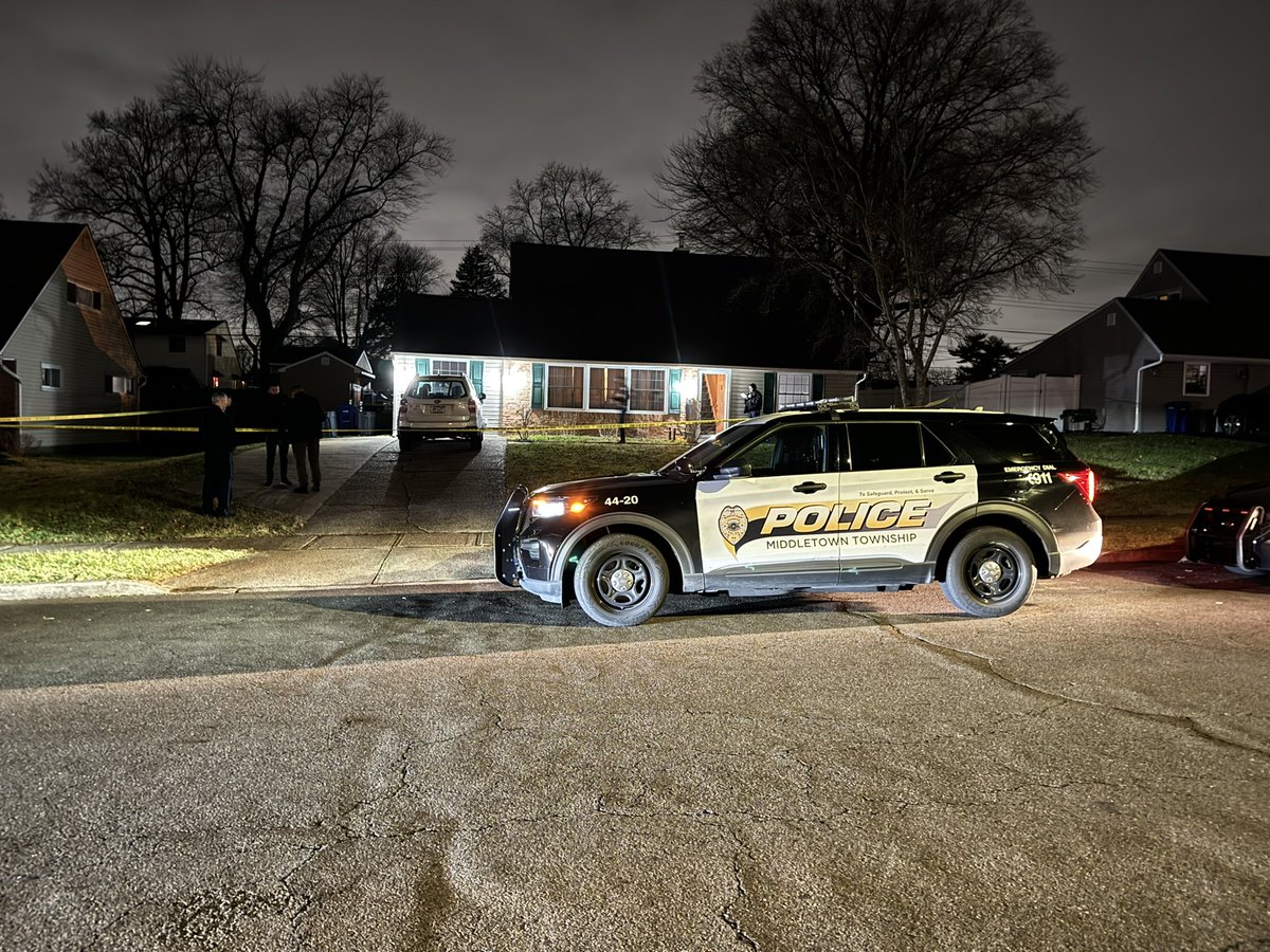 CoconnellFox29's tweet photo. Breaking: Middletown Township, Bucks County police are investigating a “suspicious death” on Upper Orchard Drive. Source says “ headless body of man” was found inside. More details at 10pm @FOX29philly https://t.co/eviFxQ1PSN