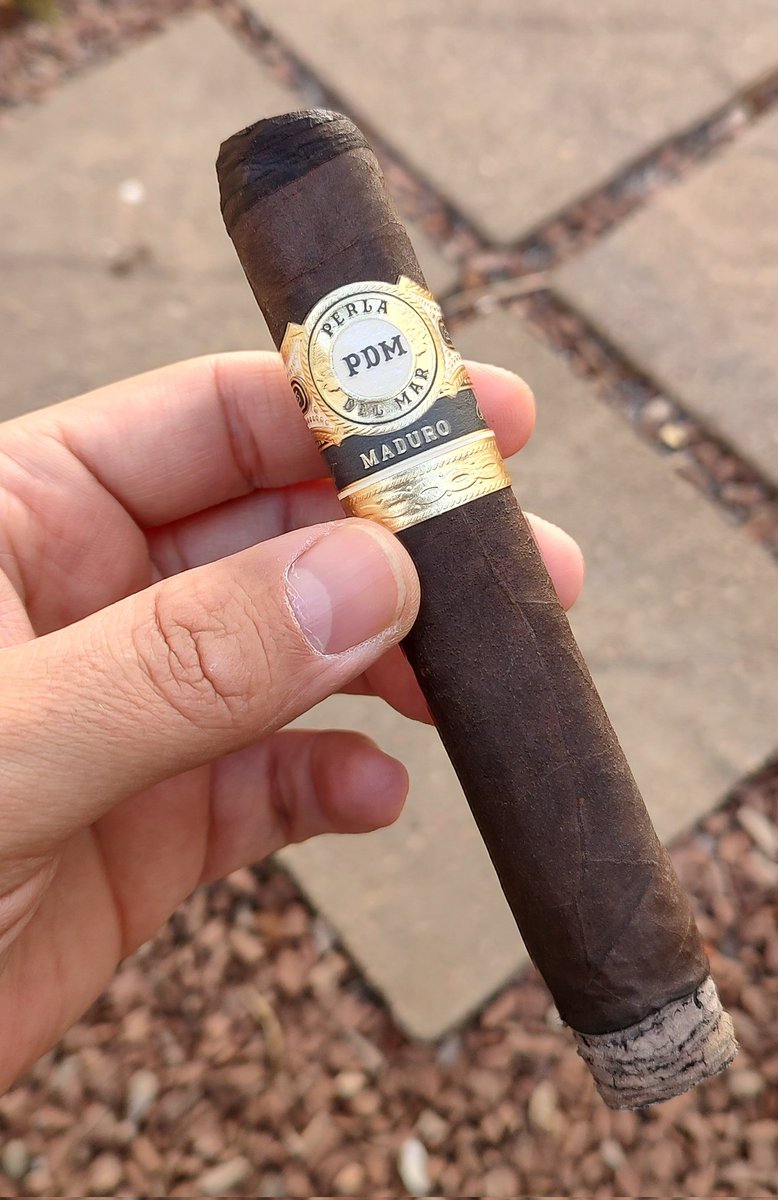 MikeyWestside1's tweet photo. Perla Del Mar Maduro🌊🦪🏝️
Why Not?  Just because it's Tuesday.
#CIGARS #Cigar #goodlife #PerlaDelMar #PDM @JCNewmanCigars @CigarAficMag @cigarspirits @cigarsnobmag @FamousSmokeShop @HoltsCigar @Cigars_Daily @CigarsIntl @CigarWorld @cigar https://t.co/X5pV10Knvs