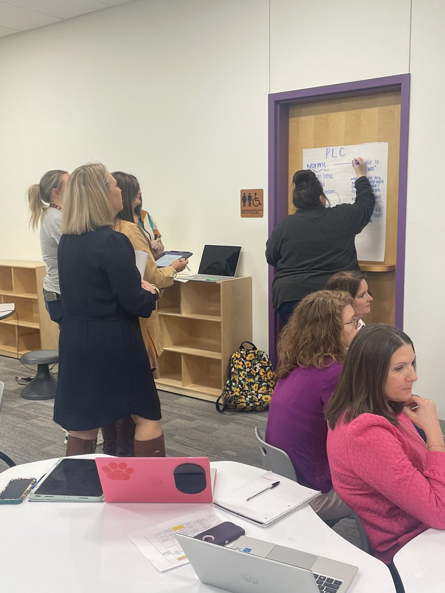 TISDEEA's tweet photo. Big shoutout to Mrs. Elster for her unwavering support! EEA's remarkable strides wouldn't be possible without your support and dedication. 🌟 

#TomballISD
#StarsofTomball
#DestinationExcellence https://t.co/sBUJeJgB7i