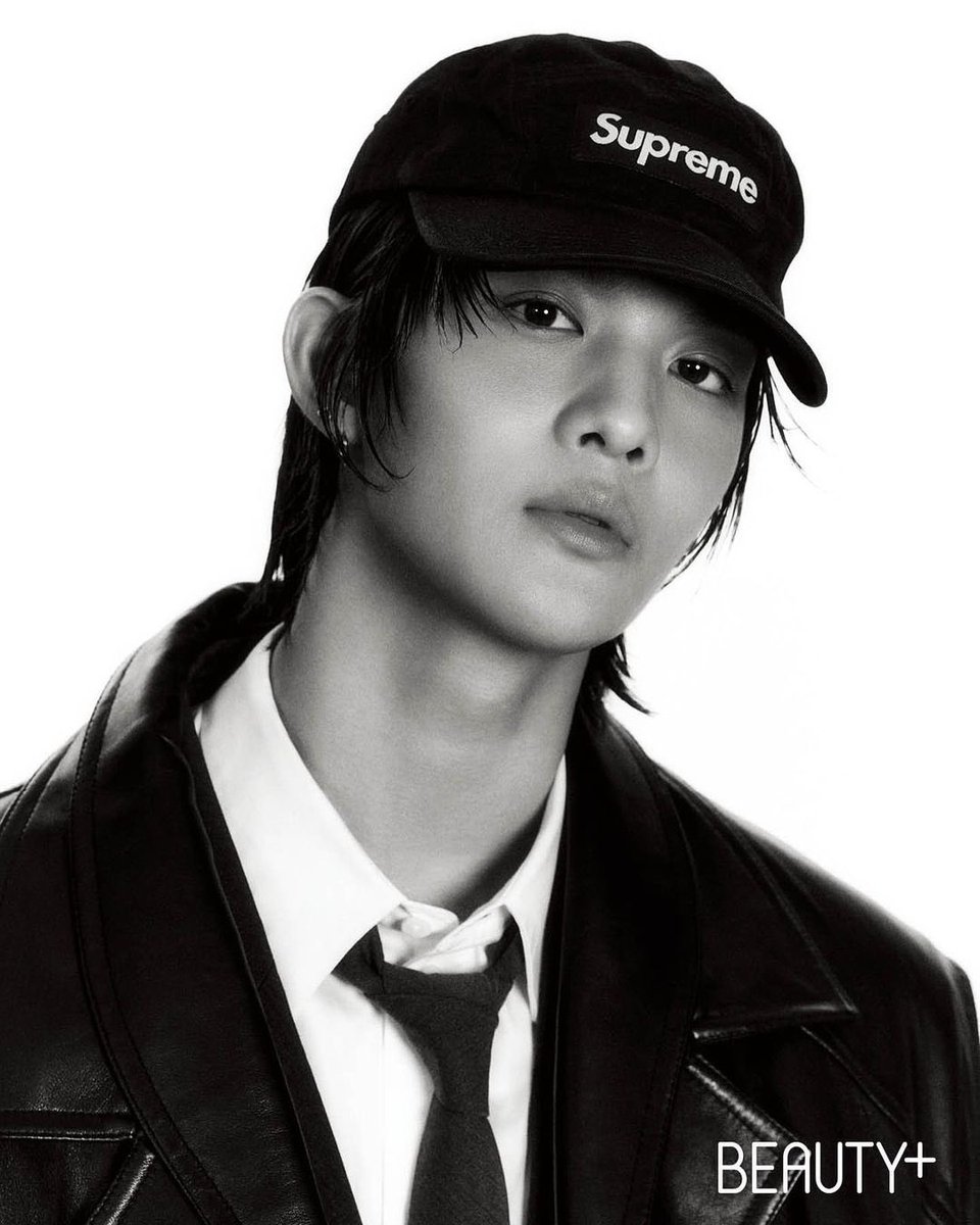 baejinyoxng's tweet image. Setting the trend in the Beauty+ February issue shoot! With a dash of coolness from the leather jacket and hat, paired with denim for that effortless edge. pose  on the big speaker, embracing the rock vibes and owning every moment.