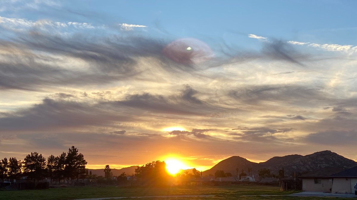 rayzrlove's tweet image. OK, OK twist my arm...
San Jacinto tonight. 

#sunsetAlert