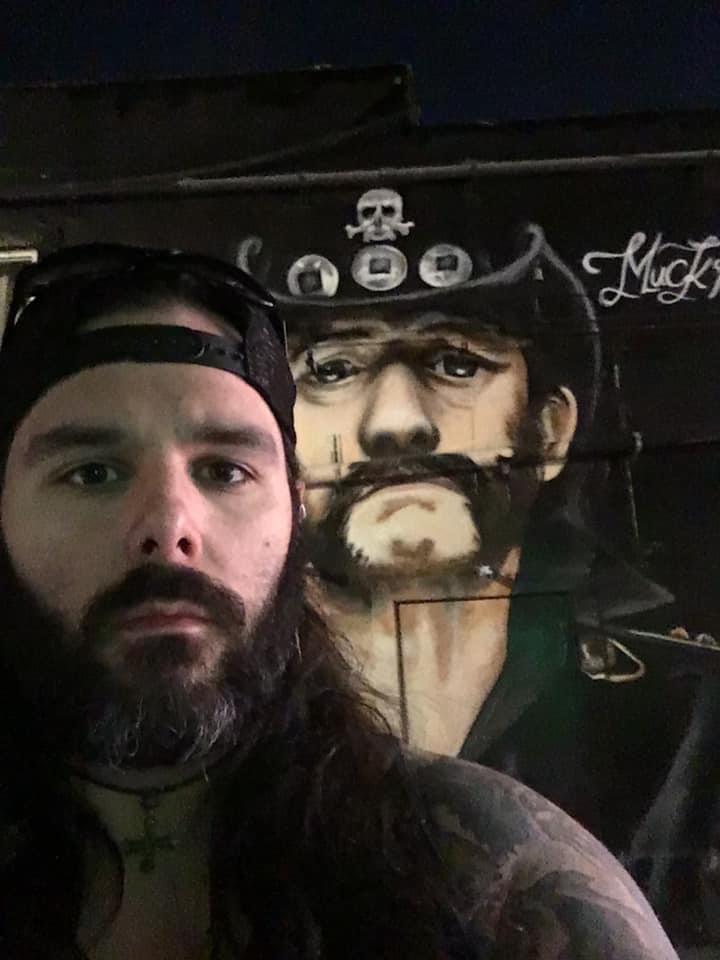 TheSilencerCW's tweet photo. I just got 15 years younger π€π»π€π»
#BeardBeGone https://t.co/YRgj9d6wUl