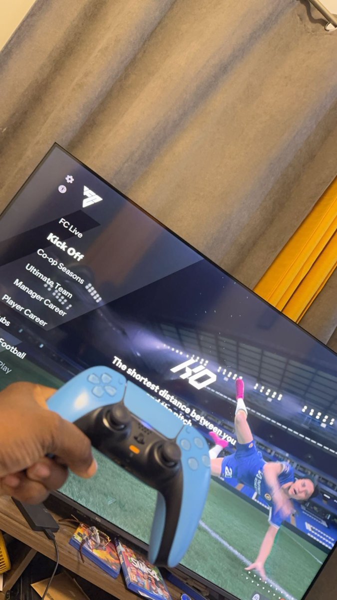 gyaigyimii's tweet photo. 1:56 am no sleep gang 🎮 https://t.co/QkpF9D1Sbx