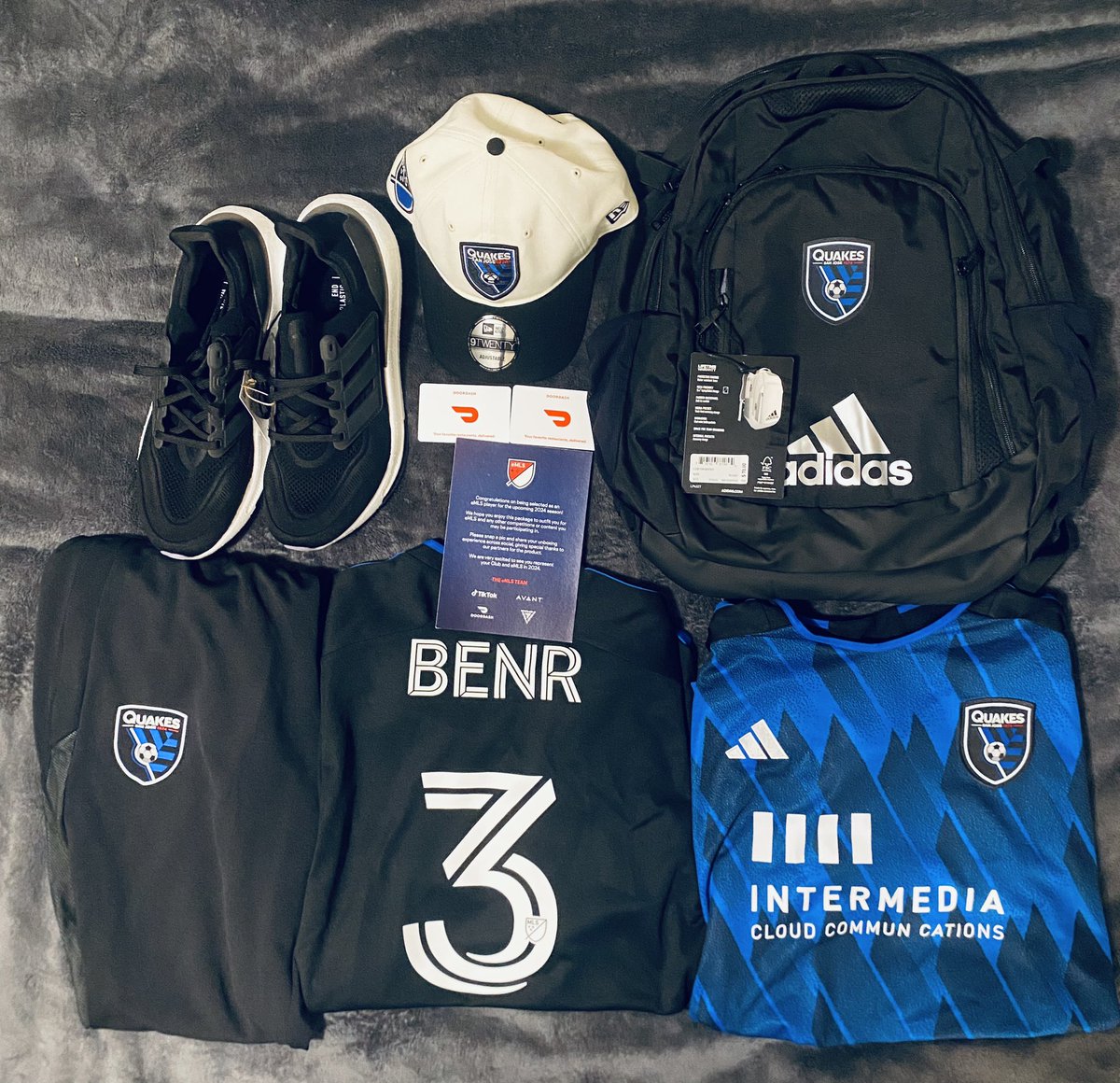 Can’t wait for the new <a href="/eMLS/">🎮 Major League Soccer | #eMLS</a> season to start 🔜

Huge thanks to <a href="/adidassoccer/">adidas Soccer</a> <a href="/DoorDash/">DoorDash</a> and <a href="/eMLS/">🎮 Major League Soccer | #eMLS</a> for all the new gear! 💙

It’s time to get to work! #VamosSJ