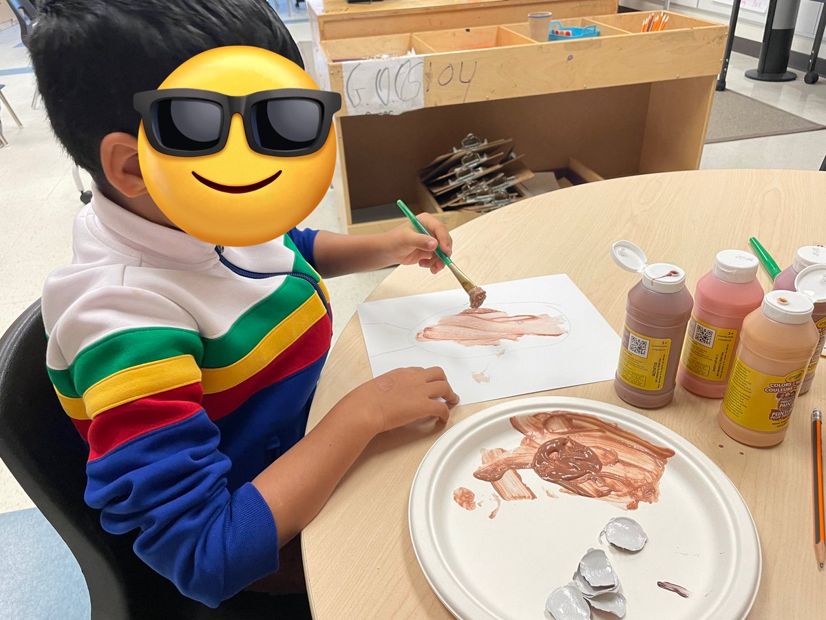 Ms_Rose89's tweet photo. I am very impressed with @Crayola Colors of the World Paint! My students were easily able to find a colour that matched their skin tone while painting their self portrait. #RepresentationMatters https://t.co/K5bfH5bujA