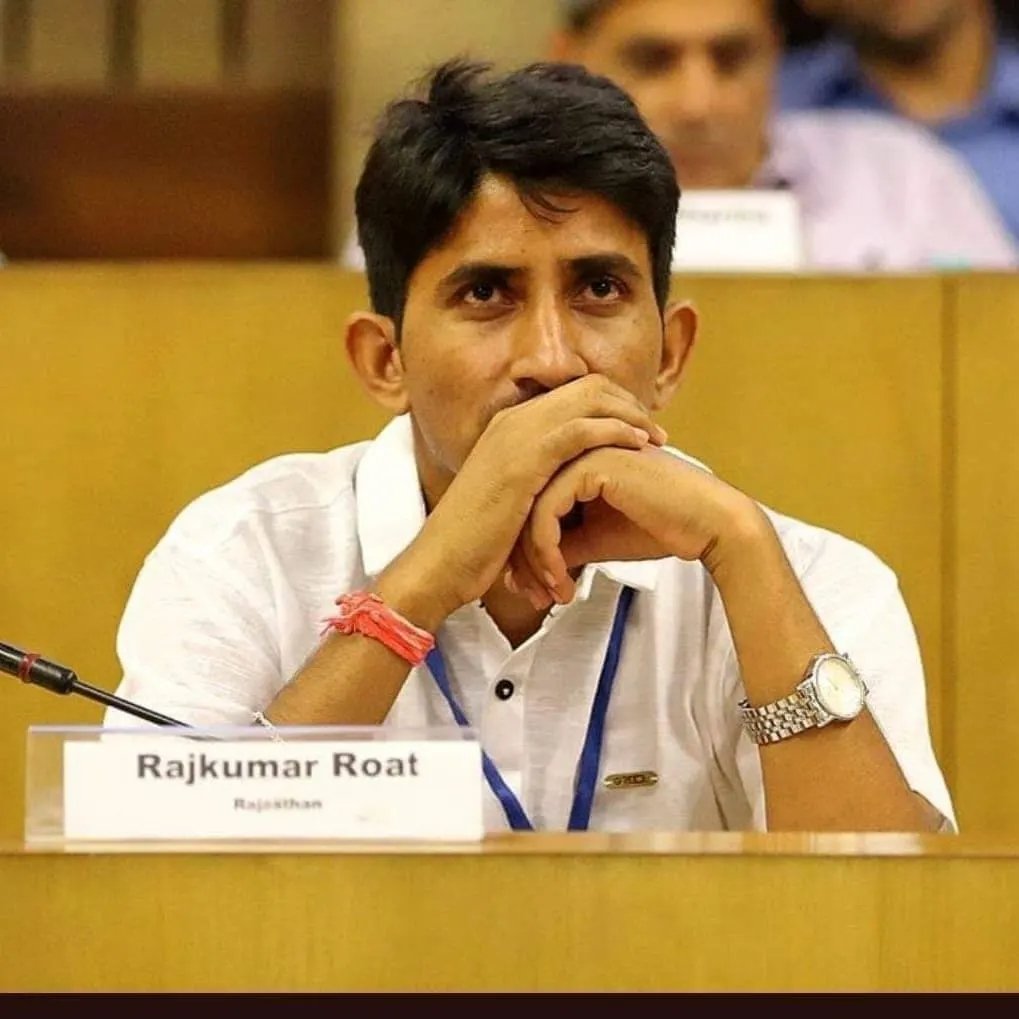 आदिवासी परिवार विचारधारा से निकले राजकुमार रोत ने कमलकांग्रेस के दलालों की झड़े हिला रखी है!!
<a href="/roat_mla/">Rajkumar Roat</a>
<a href="/Bhilraj11/">Bhanwarlal parmar</a> 
 #IStandWithRajKumarRoat