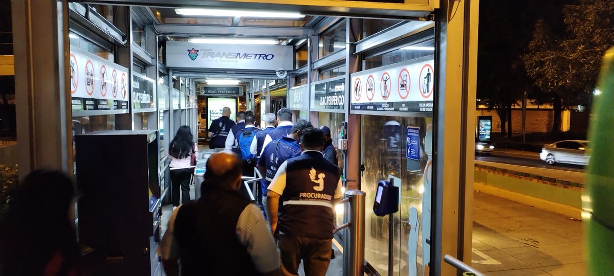 PDHgt's tweet photo. Asimismo, se verificó las condiciones de atención, seguridad, servicios, horarios y acceso al transporte público para los estudiantes que asisten de forma presencial en la @usacenlinea https://t.co/BxABlKs3Gc