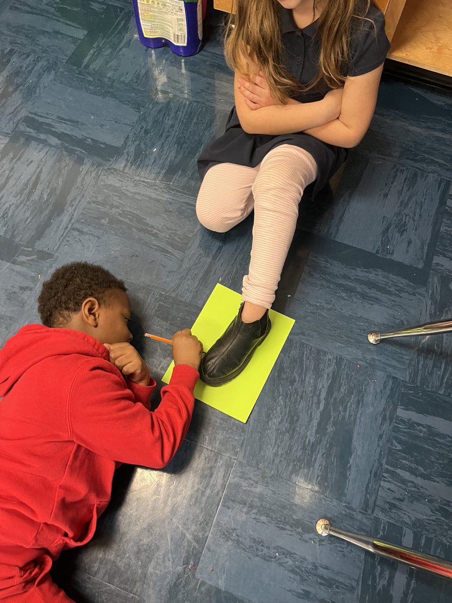 garrison3_mrs's tweet photo. Students had a blast taking ownership of their learning today! They traced their partners foot. Measured each foot with unifix cubes, compared the two measurements , and shared their measurements with the class! 
#oneteamonedream
#winningforkids
##unitymakesusgreat
@UGE_HCS https://t.co/zPe5G5oa0Y