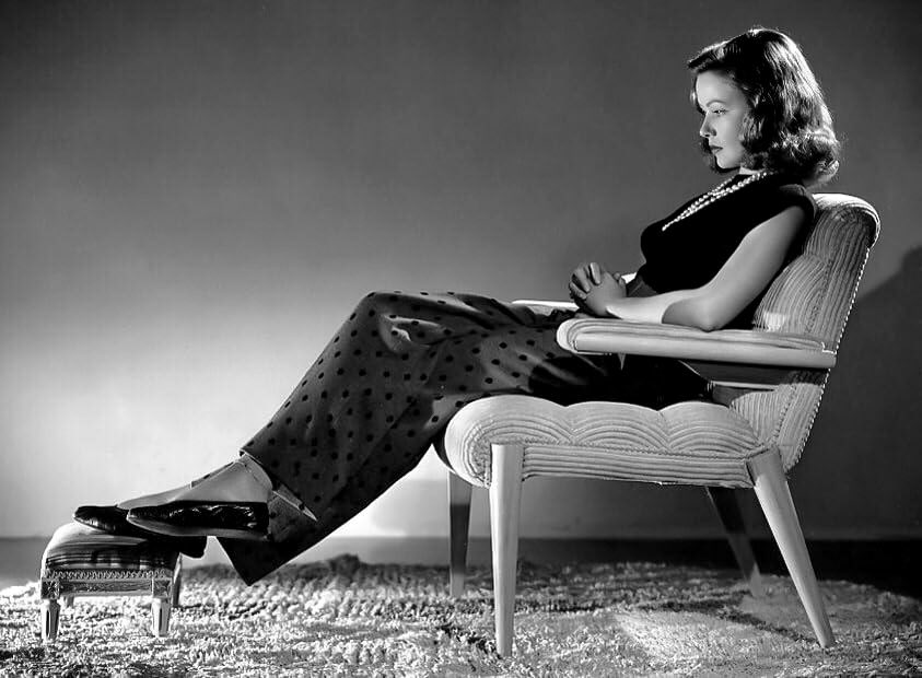 ForeverLouiseB1's tweet photo. Gene Tierney by Frank Powolny, 1945. https://t.co/V4Ve88Ns80