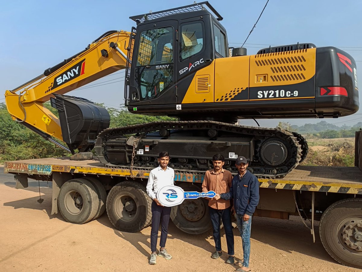 EquipmentsRs's tweet photo. Here I arrive again! The Sy 210 Sparc, the Star ⭐ which continues to Shine!! Thanks for choosing us. Welcome to Sany family!! #sany #sanyexcavator #kutch #saurashtra #Bharat https://t.co/xtBTaRDu9n