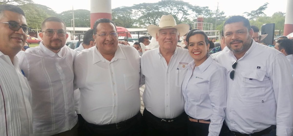 Hoy tuve la oportunidad de acompañar al Ing. Victor Villalobos  <a href="/vmva1950/">Víctor Villalobos Arámbula</a> Secretario de <a href="/Agricultura_mex/">Secretaría de Agricultura y Desarrollo Rural</a> en el arranque del programa #FertilizantesParaElBienestar 2024 en #Tabasco trabajando por la autosuficiencia alimentaria 👩🏻‍🌾👨🏽‍🌾🚜🚛