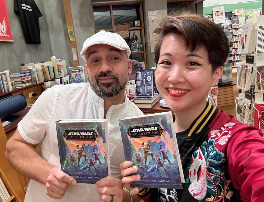 Thank you everyone for all the release day love for #EacapeFromValo!! @crashwong and I had fantastic day and a terrific event at Octavia with @claudiagray and we're both so so excited to have this book out in the world 🔥🔥🔥💙💙💙✨✨✨🐦🐦🐦