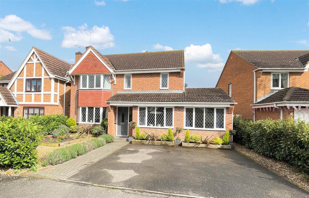 EstateAgent_RWP's tweet photo. We have pleasure in offering to the market this detached family home
💰£425,000
🌍Bottesford
📍Bingham Office
☎️01949 836 678
👀https://t.co/BjAswF8xGe
#proudguildmember #guildproperty #richardwatkinson #onthemarket #rightmove #melton #bottesford #forsale #4bedhouse #property https://t.co/Nq28UUDc5M