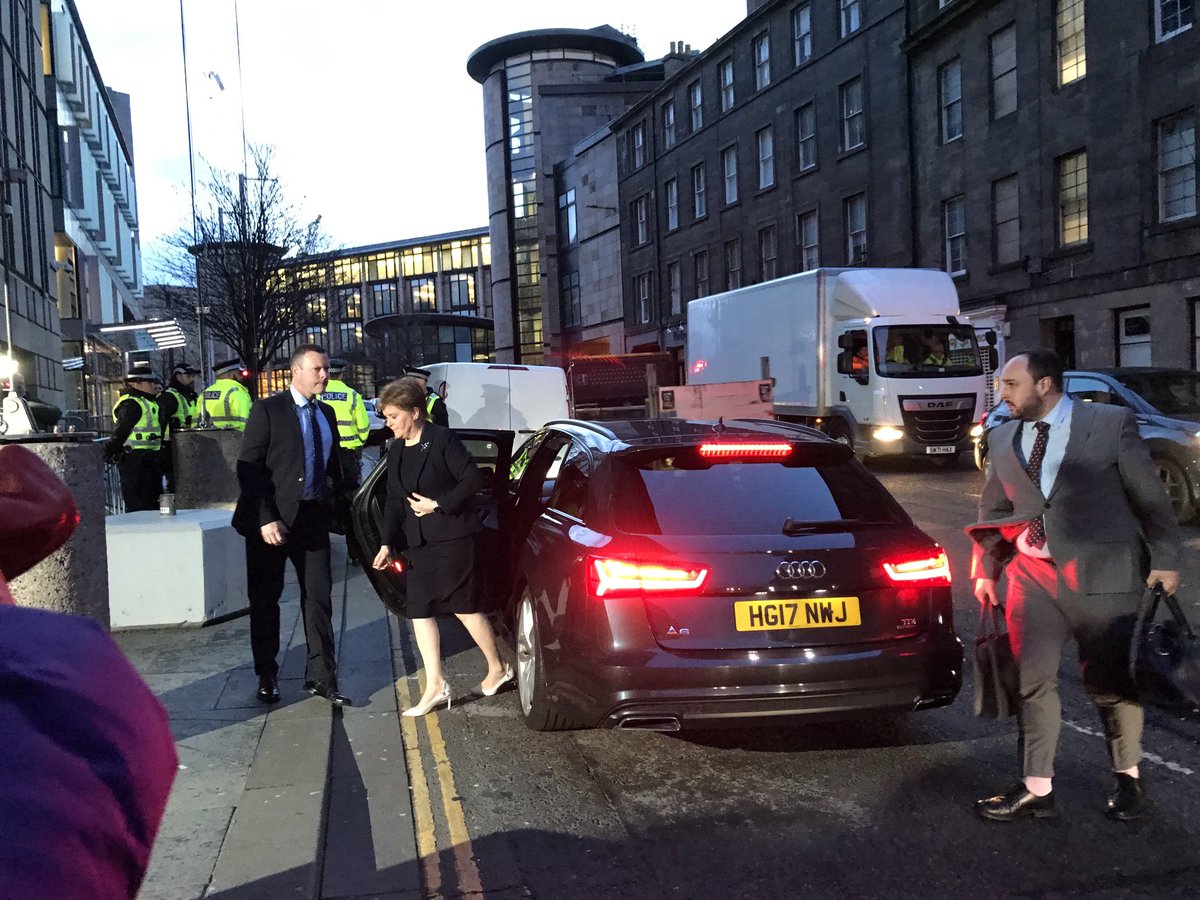 Nicola Sturgeon has just arrived at the UK Covid Inquiry in Edinburgh. The former first minister will face tough questions about missing and deleted messages. ⁦@GMB⁩