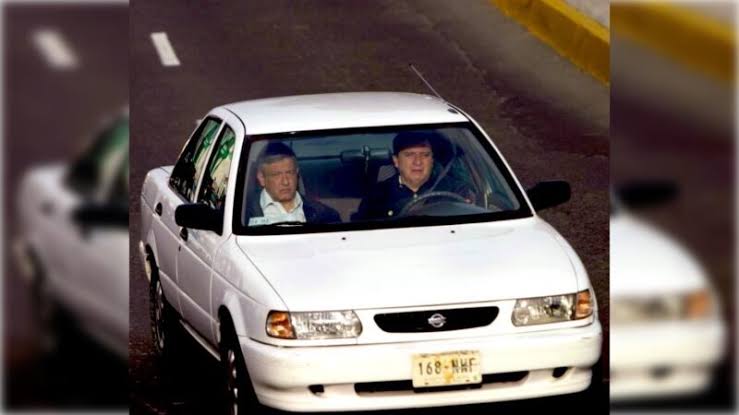 EmilioVallejoRL's tweet photo. Y pensar que el inocente chófer de AMLO negoció $4 MDD con el narco para la campaña de su jefe y años después se volvió un multimillonario empresario gracias al ecocidio del Tren Maya.

El obradorismo es el movimiento más perverso que América Latina haya visto jamás. https://t.co/2gZUMJzdGO