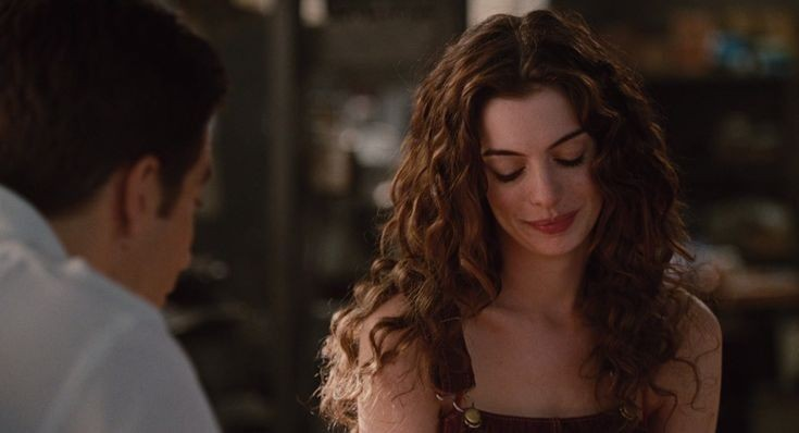 TheCinesthetic's tweet photo. anne hathaway in love and other drugs https://t.co/Wj8oMxjVMN