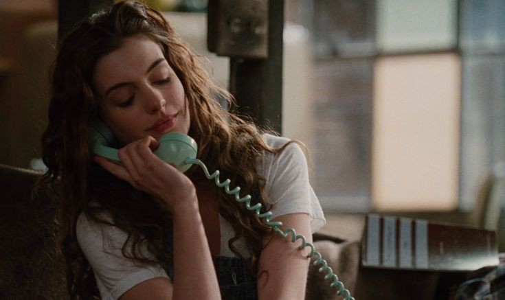 TheCinesthetic's tweet photo. anne hathaway in love and other drugs https://t.co/Wj8oMxjVMN