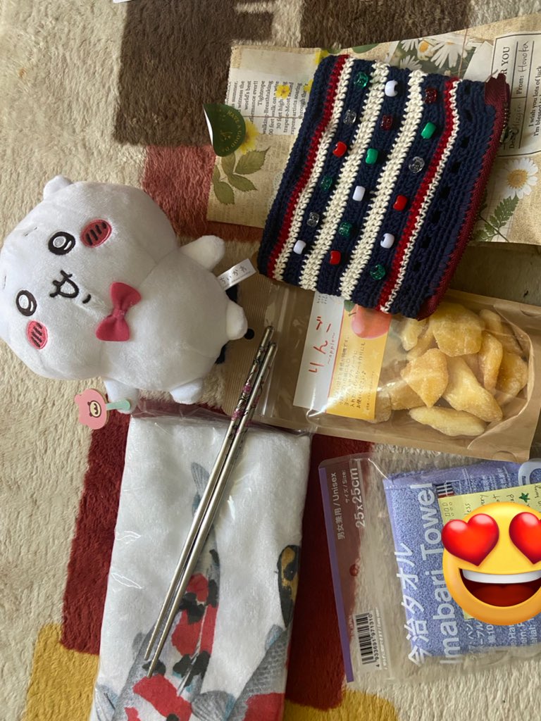 mzgnkrhnn's tweet photo. Vedalaşmalar hediyeleşmeler⌛️ Japonya’nın bana kattığı en güzel şeylerden biri de öğrencilerim oldu… ❣️
#newlifeloading https://t.co/3hwUCbtLka