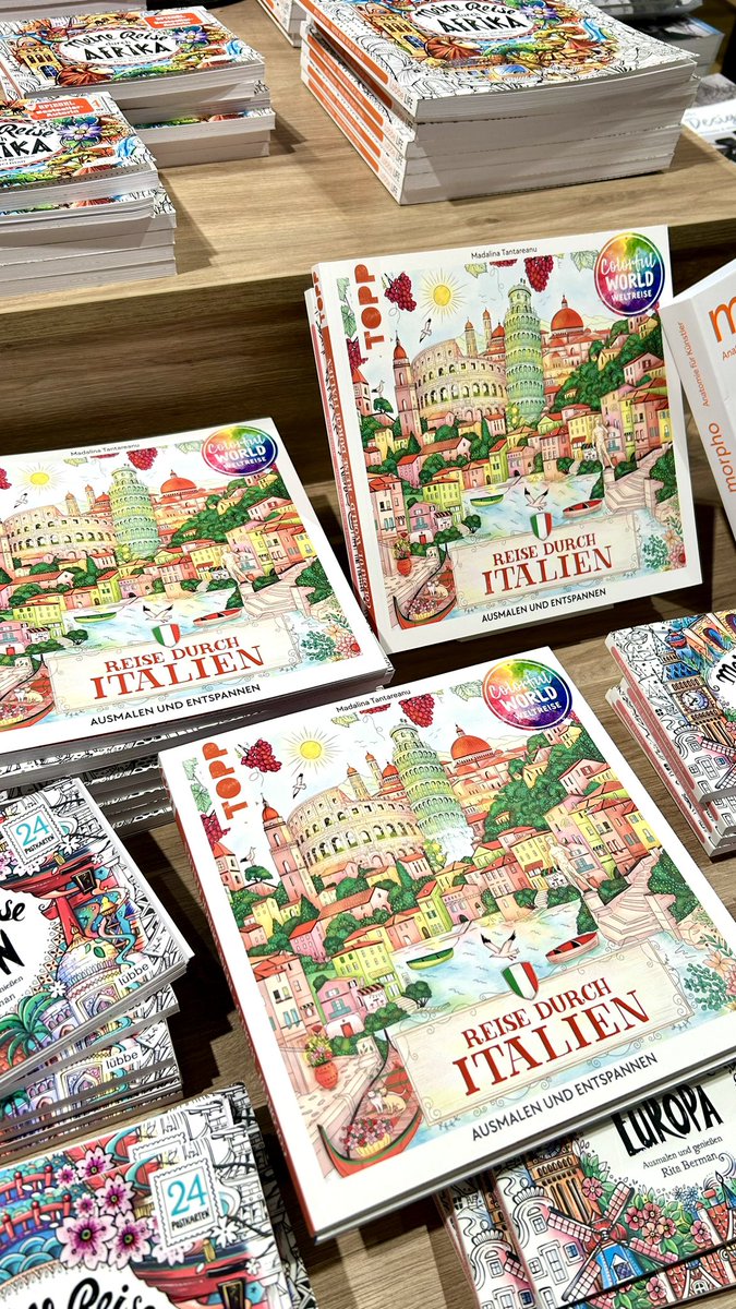 My new Italy book is finally out! 🇮🇹 You can find it in bookstores in Germany 🇩🇪 and Austria 🇦🇹 and on Amazon with worldwide shipping.

Thank you all so much for your support!
madalinadraws.com